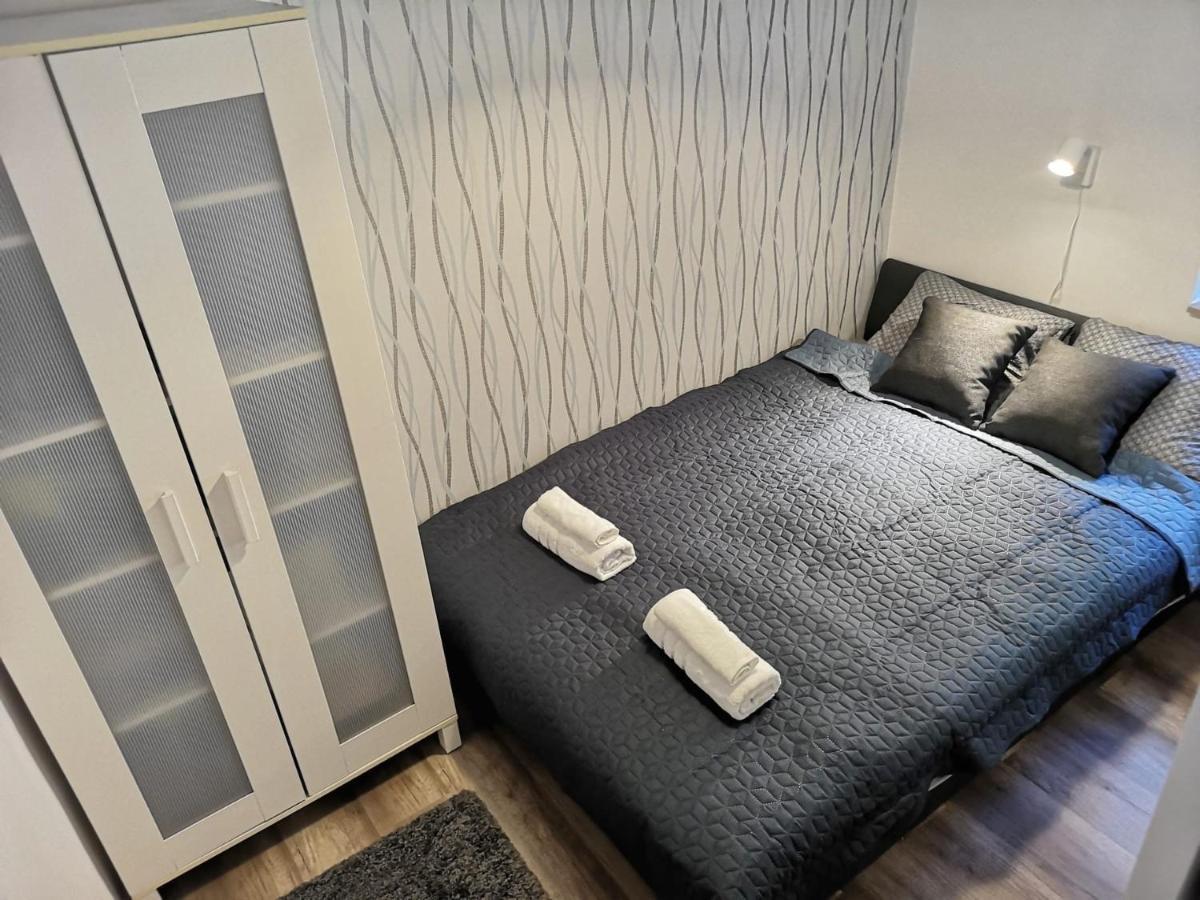 Central Home Apartment In The City Center Eger Buitenkant foto