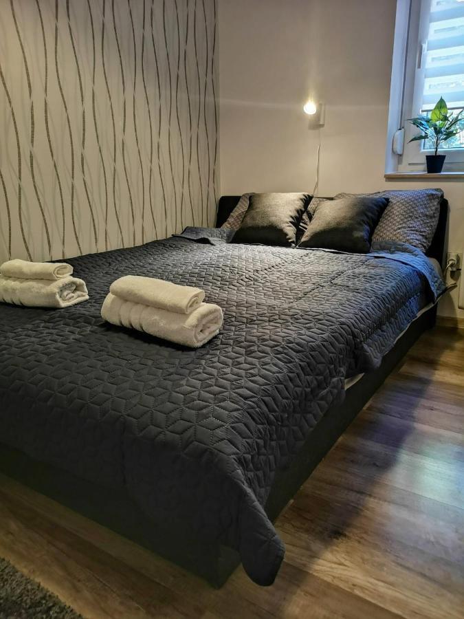 Central Home Apartment In The City Center Eger Buitenkant foto