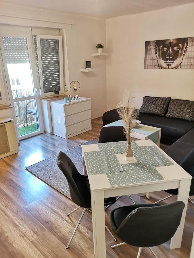 Central Home Apartment In The City Center Eger Buitenkant foto