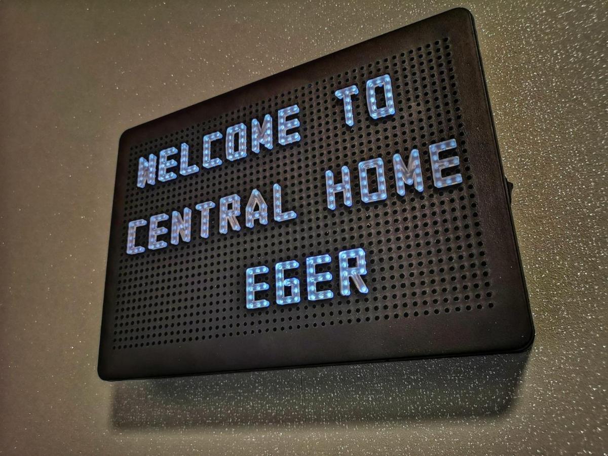 Central Home Apartment In The City Center Eger Buitenkant foto